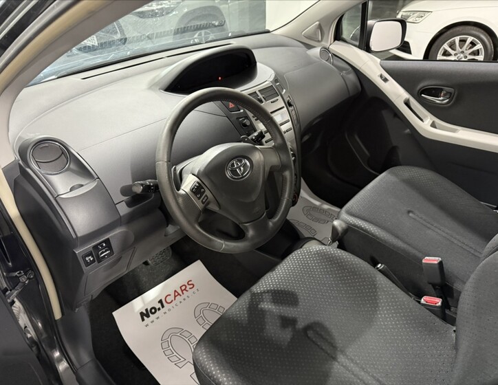 Toyota Yaris 6
