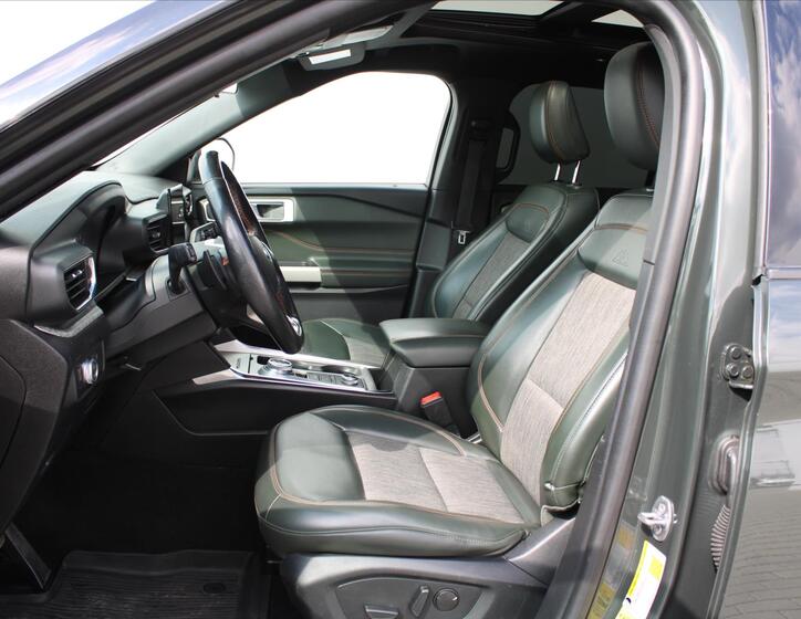 Ford Explorer 10