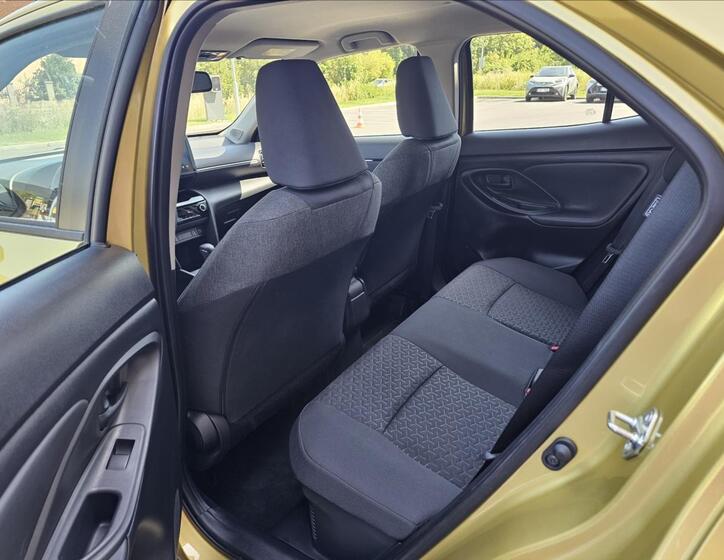 Toyota Yaris Cross 8