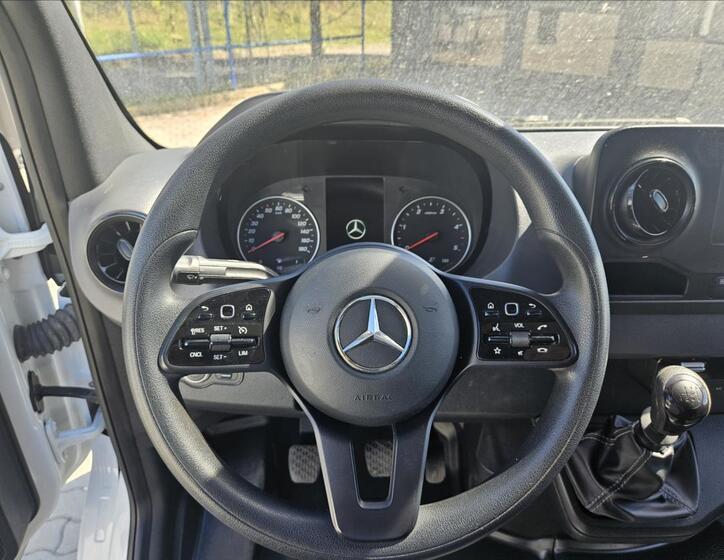 Mercedes-Benz Sprinter 10