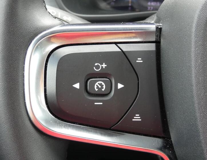 Volvo XC40 11
