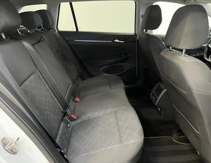 Volkswagen Golf 23