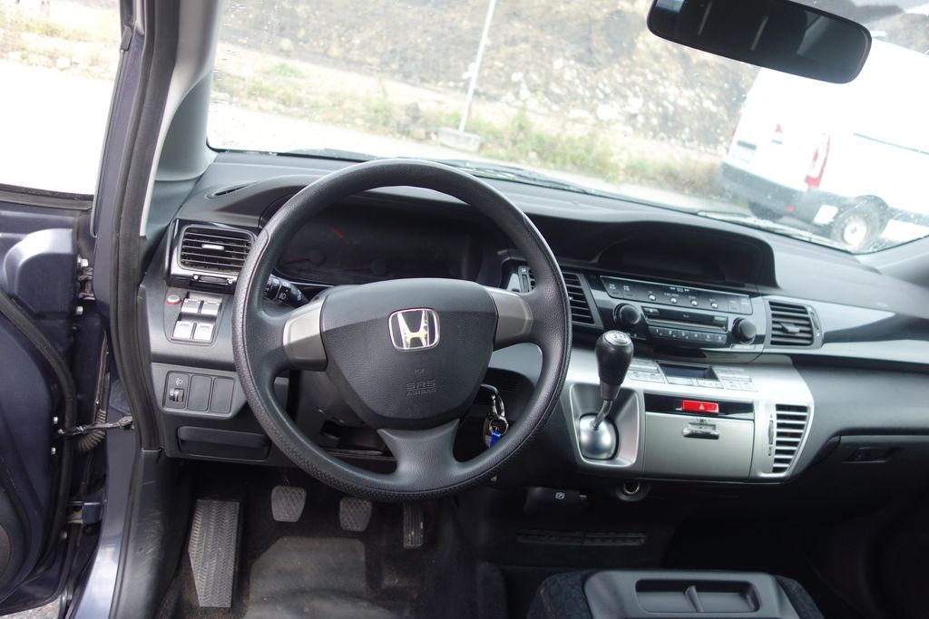 Honda FR-V