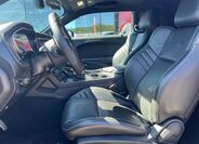 Dodge Challenger 6