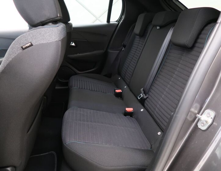 Peugeot 208 25