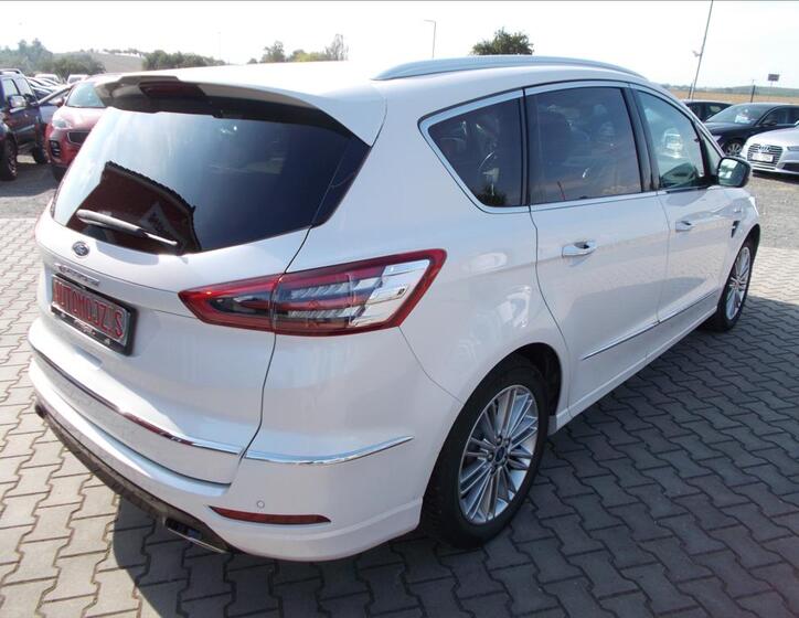 Ford S-MAX 11