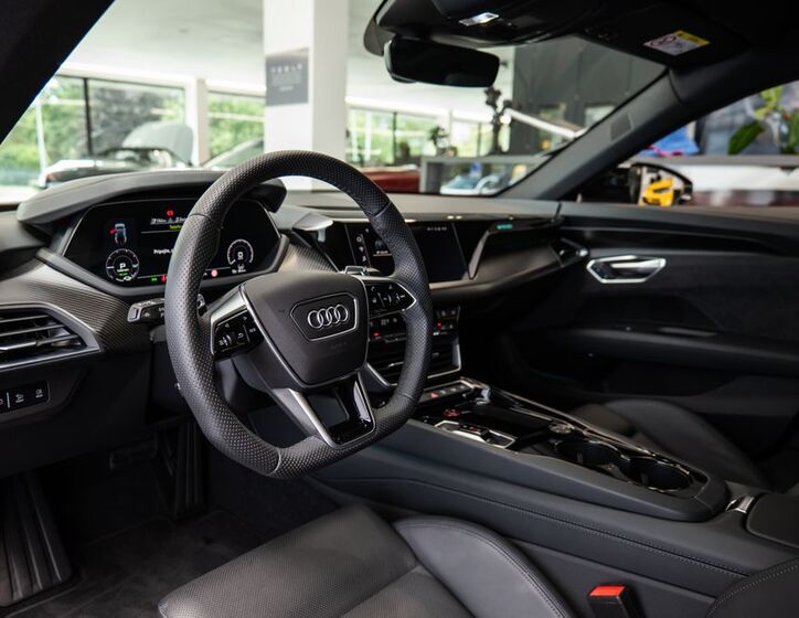Audi e-tron 5