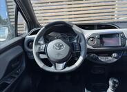Toyota Yaris 5