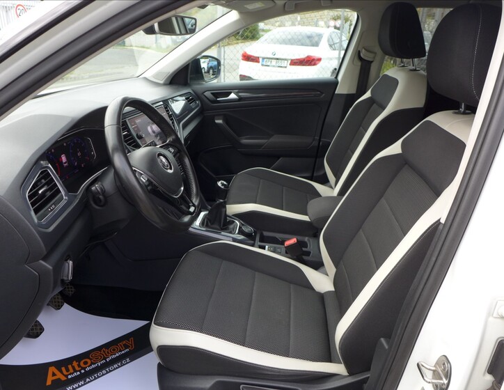 Volkswagen T-Roc 14