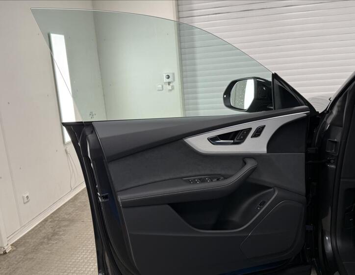 Audi Q8 33