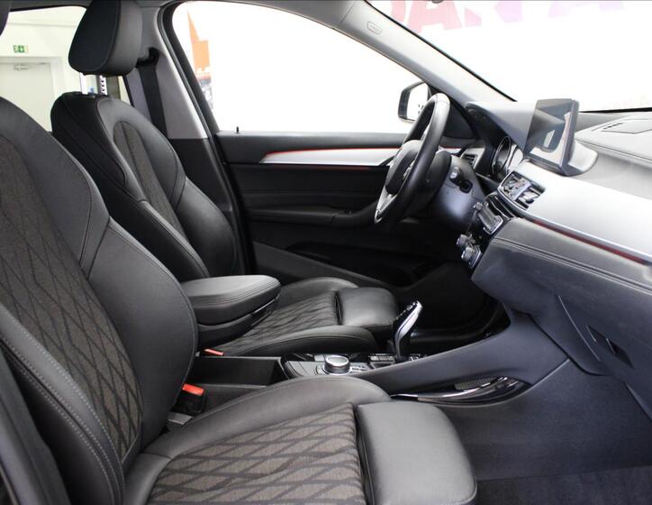 BMW X1 12