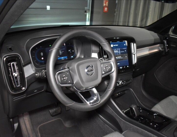 Volvo XC40 12