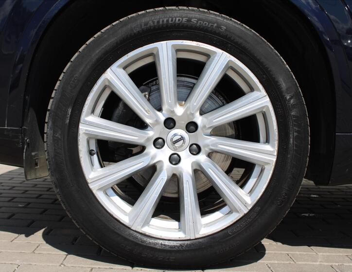Volvo XC90 9