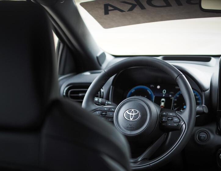 Toyota Yaris 9