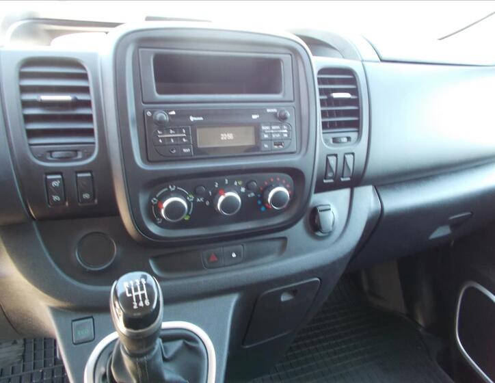 Renault Trafic 23