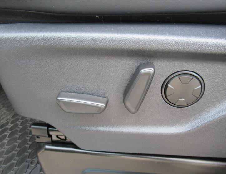 Ford Tourneo Custom 18