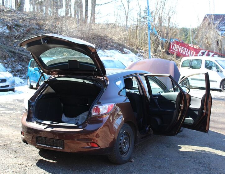 Mazda 3 9