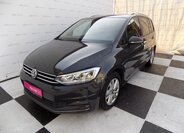 Volkswagen Touran 1