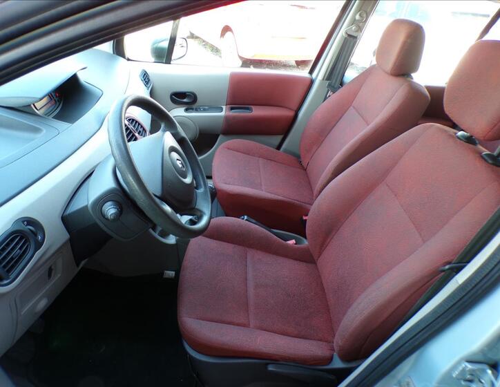 Renault Modus 12