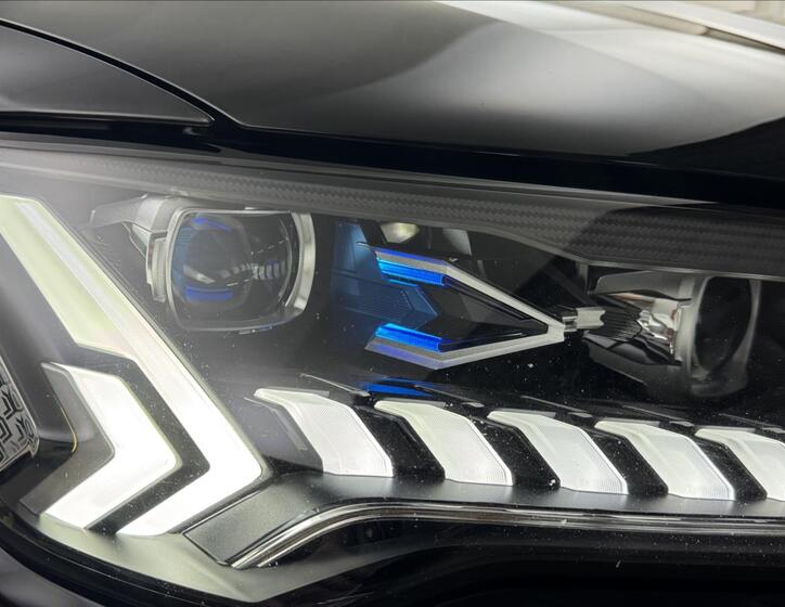 Audi Q7 56
