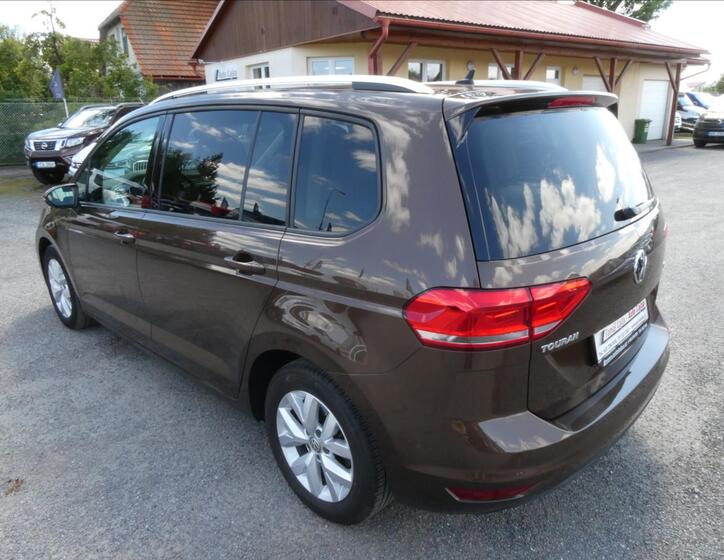 Volkswagen Touran 6