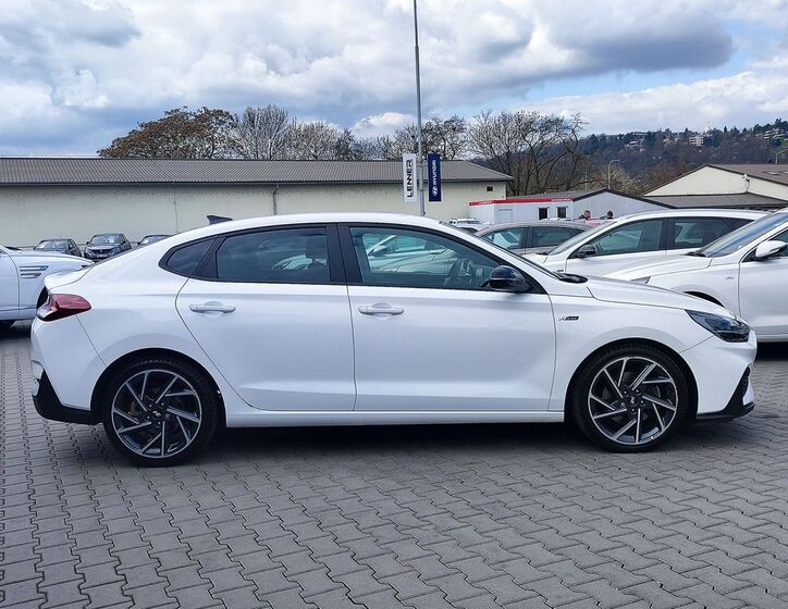 Hyundai i30 4