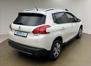 Peugeot 2008 4