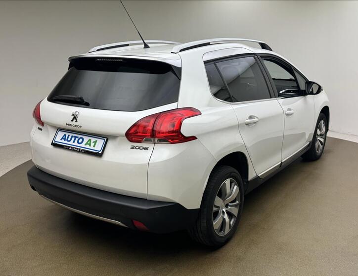 Peugeot 2008 4