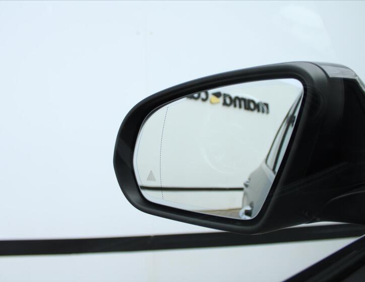 Mercedes-Benz GLA 33