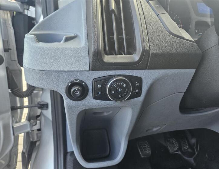 Ford Transit 12
