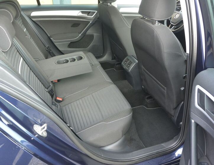 Volkswagen Golf 28