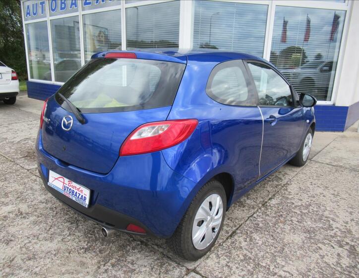Mazda 2 4