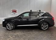 Audi Q7 4