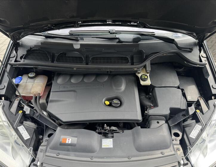 Ford C-MAX 14