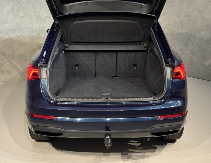 Audi Q3 11