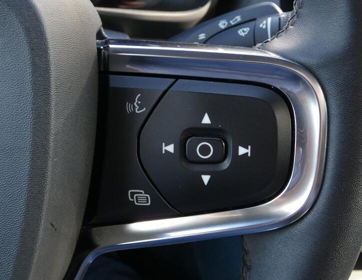Volvo C40 12