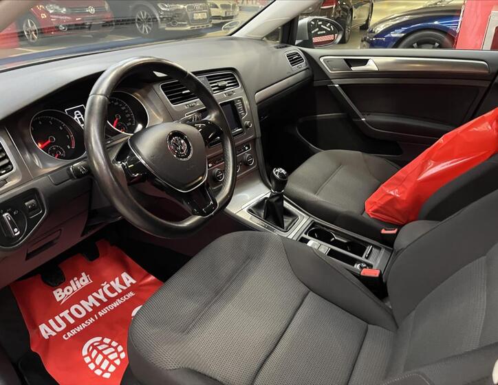 Volkswagen Golf 22