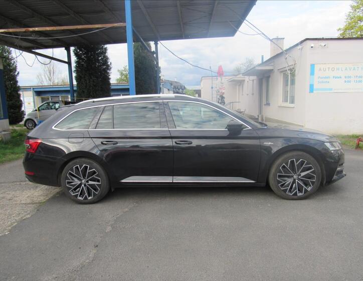 Škoda Superb 8