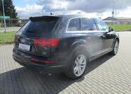 Audi Q7 4