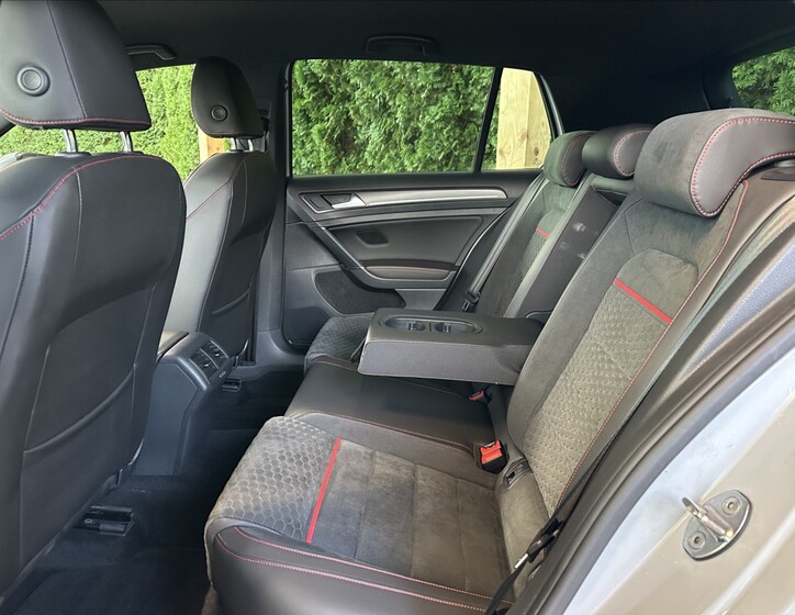 Volkswagen Golf 13