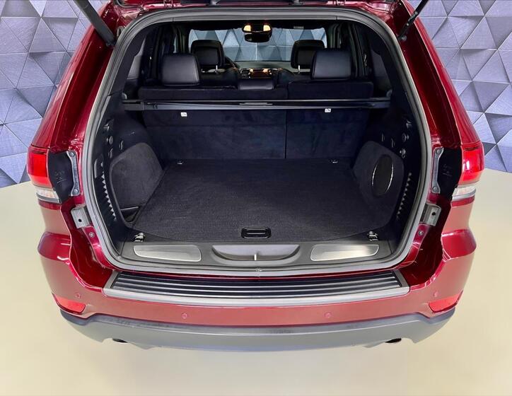 Jeep Grand Cherokee 32