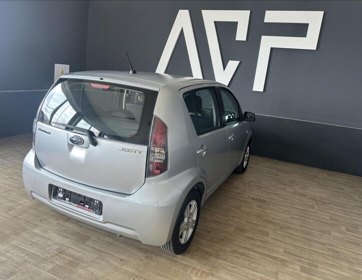 Subaru Justy 6