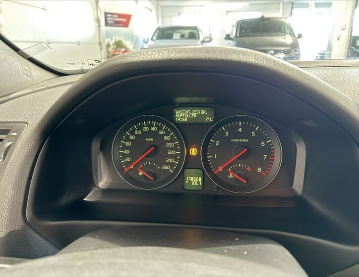 Volvo V50 9