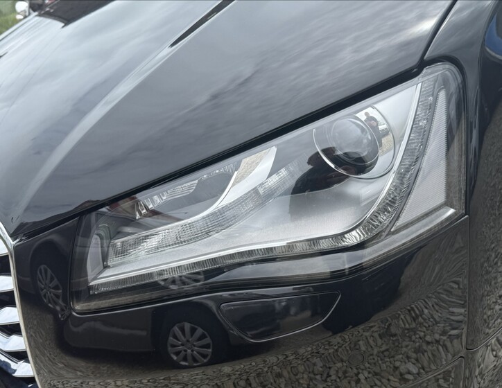 Audi A8 54