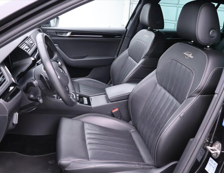 Škoda Superb 12