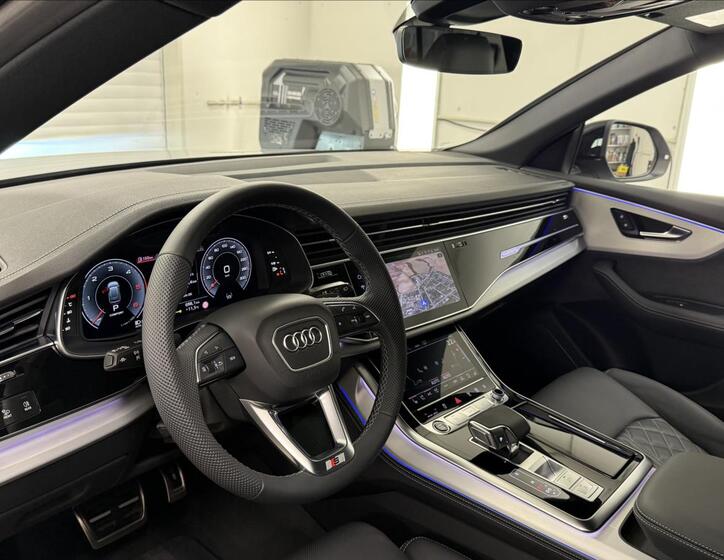 Audi Q8 7