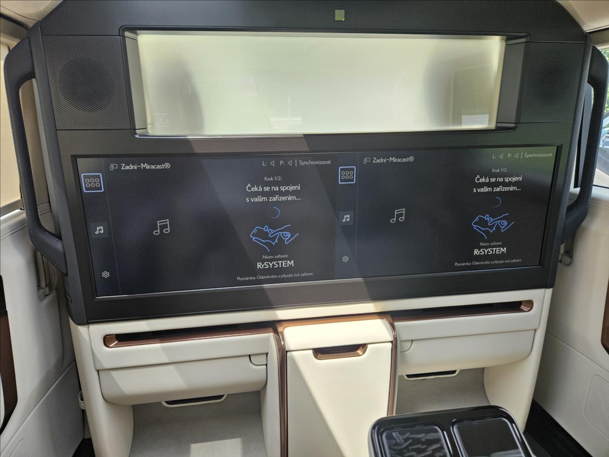 Lexus LM 350h