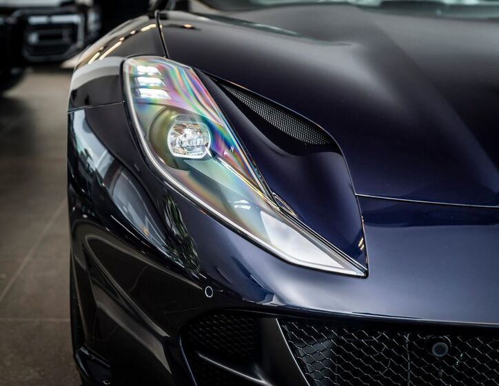 Ferrari 812 8