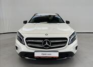 Mercedes-Benz GLA 4