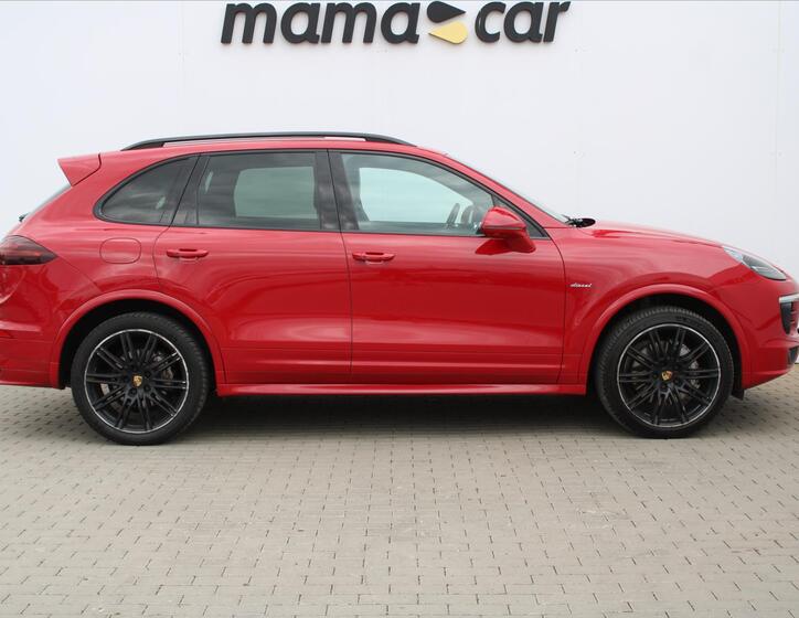 Porsche Cayenne 8